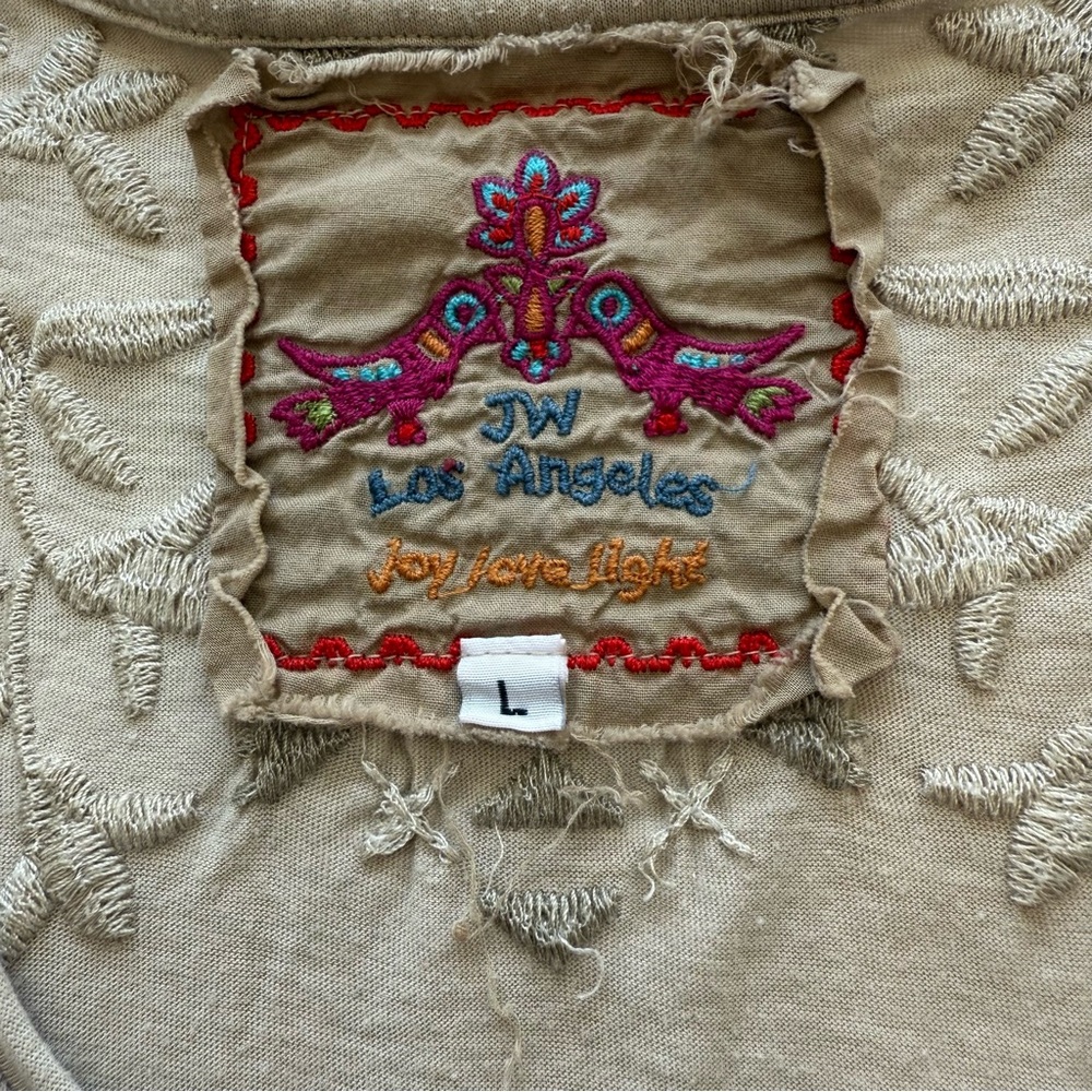 Johnny Was Beige Embroidered Top size large 3/4 sleeve beautiful embroidered top - Picture 4 of 7
